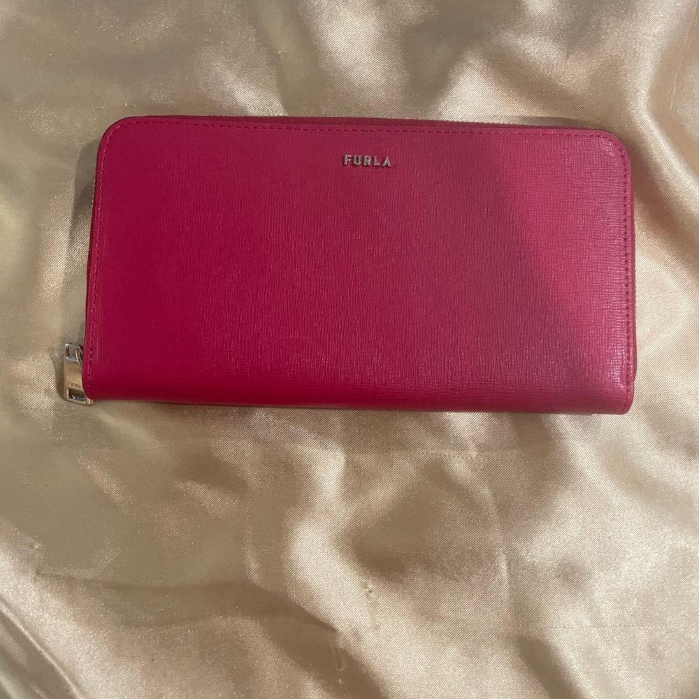 Furla Elegant Red Women's Wallet - Picture 3 of 4